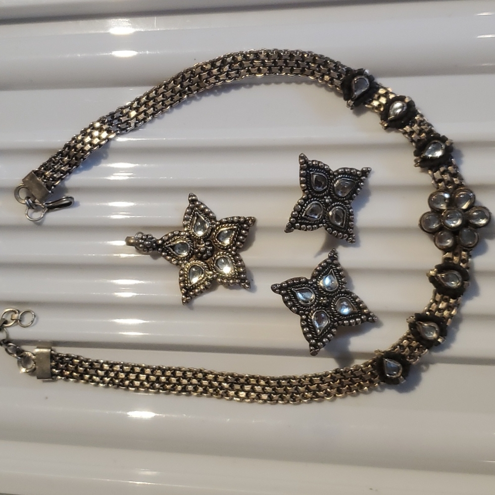 Pendant set